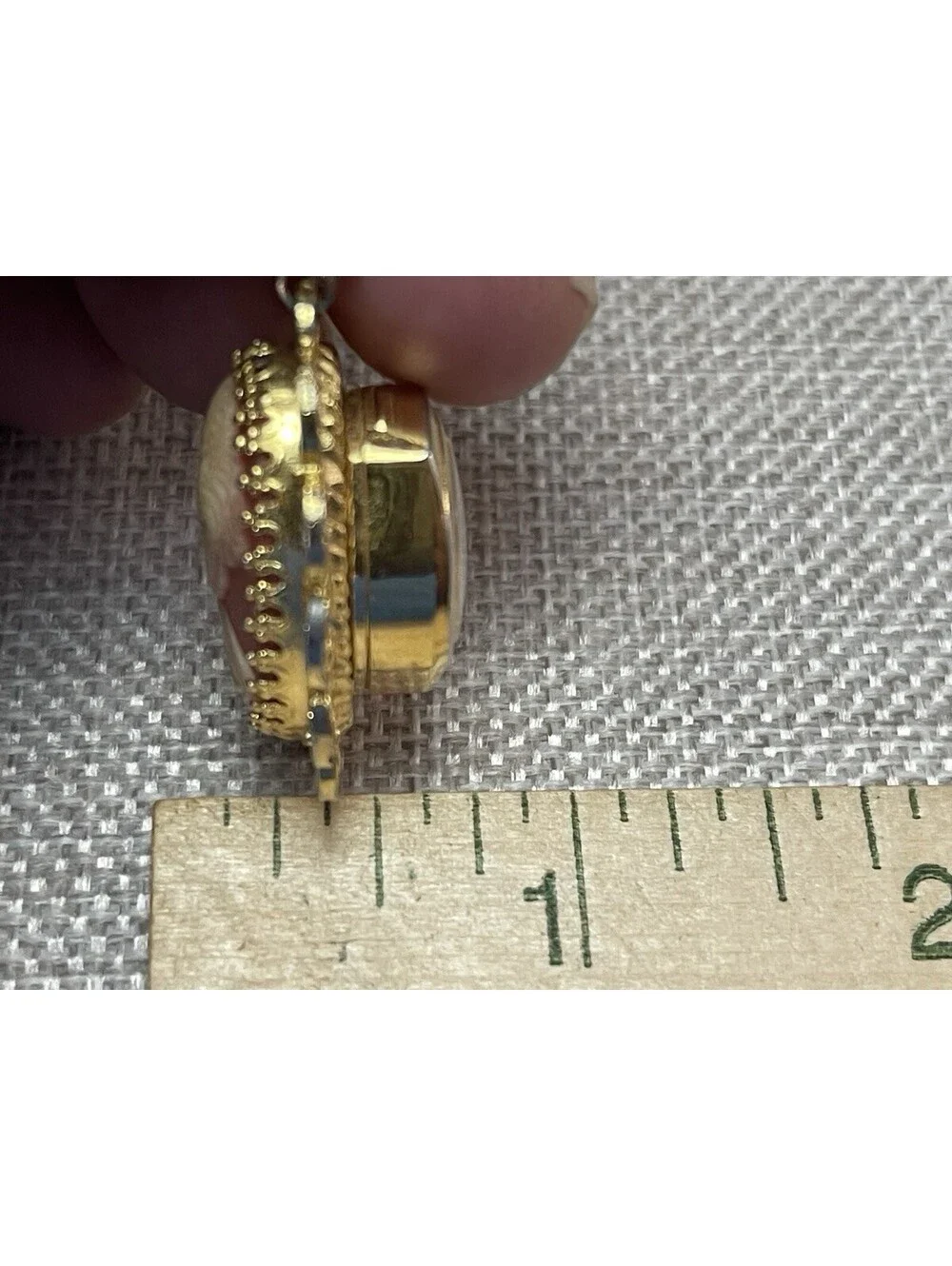 Vtg Jean Cardot Cameo Pendent Necklace wind up watch on reverse side.